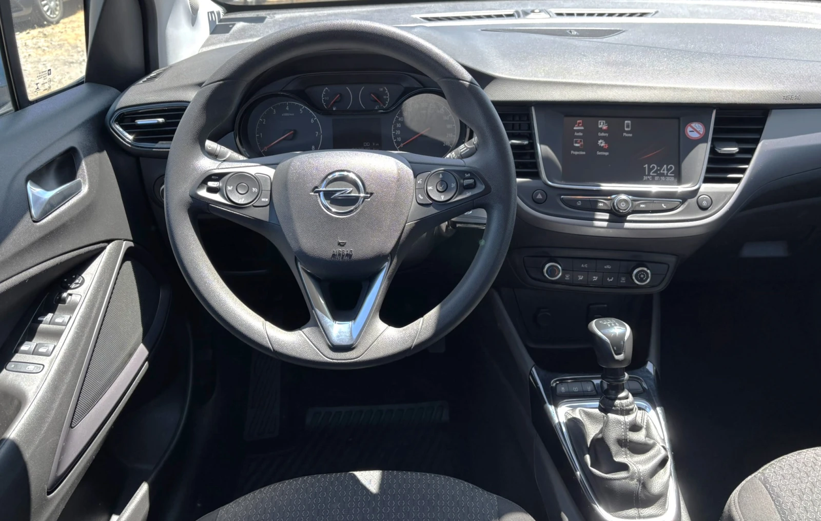 Opel Crossland X 1.2 110 hp, снимка 9 - Автомобили и джипове - 54639470