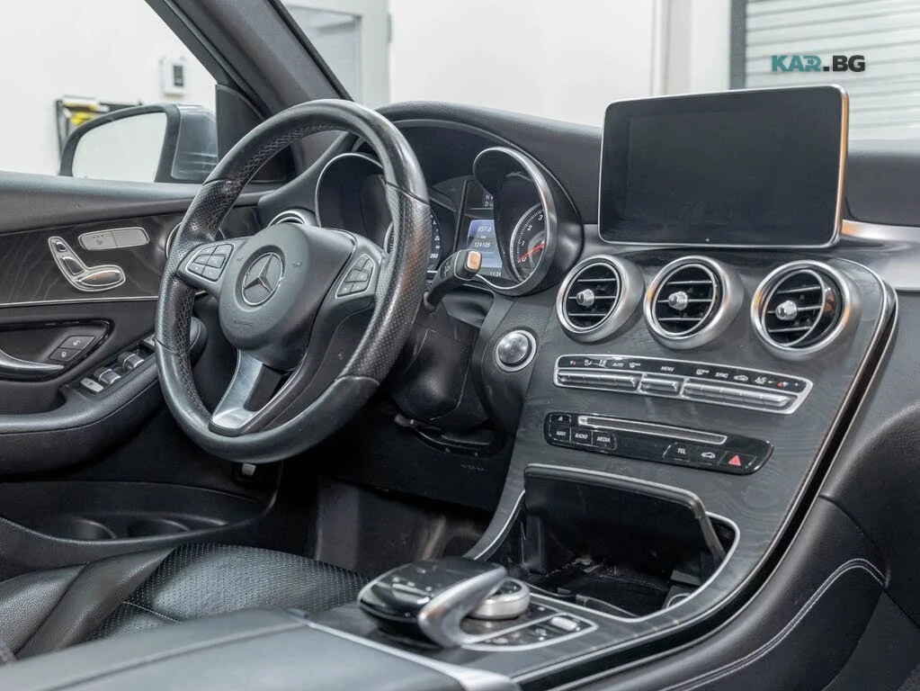 Mercedes-Benz GLC 300 * 4MATIC * PANO * Автокредит * (Цена до България), снимка 15 - Автомобили и джипове - 55282136
