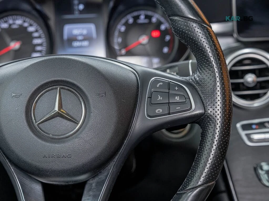 Mercedes-Benz GLC 300 * 4MATIC * PANO * Автокредит * (Цена до България), снимка 12 - Автомобили и джипове - 55282136