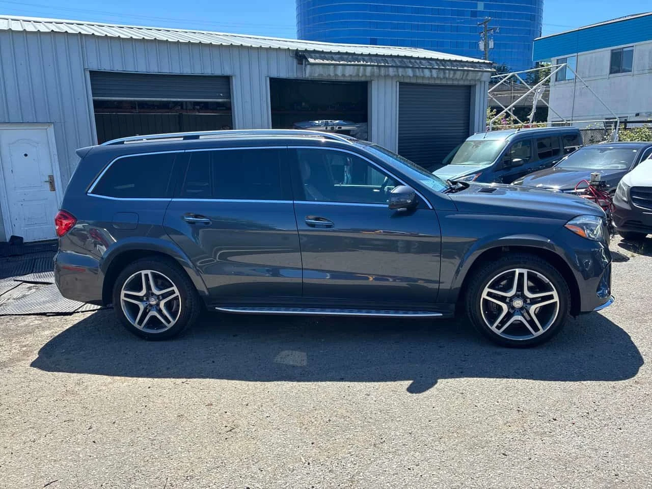Mercedes-Benz GLS 500 * 550 * АМG Line * CARFAX * 34k km! * , снимка 4 - Автомобили и джипове - 55434322