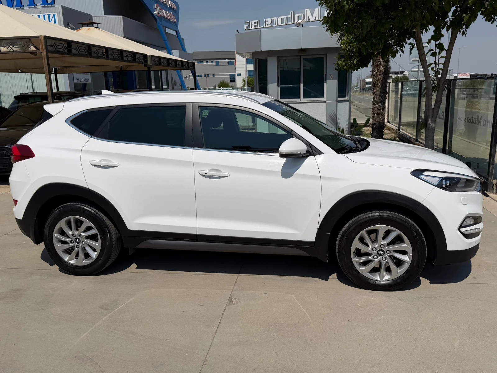 Hyundai Tucson 2.0CRDI, 4X4, STYLE-KATO HOB!, снимка 4 - Автомобили и джипове - 55664431