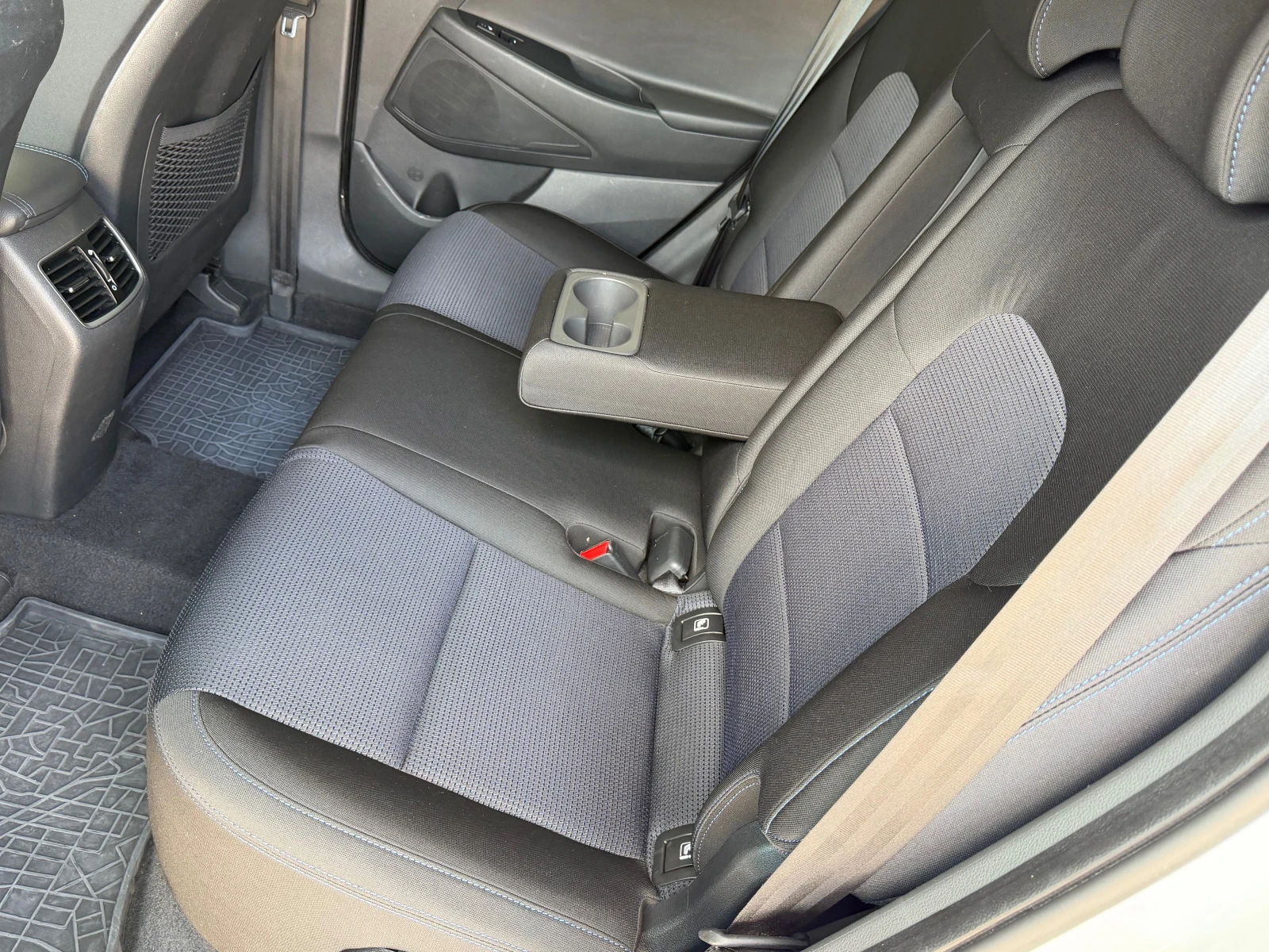 Hyundai Tucson 2.0CRDI, 4X4, STYLE-KATO HOB!, снимка 17 - Автомобили и джипове - 55664431