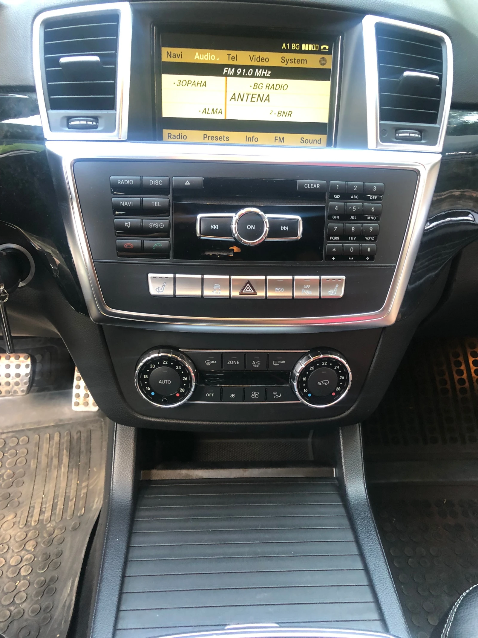 Mercedes-Benz ML 350 4МATIC AMG, снимка 8 - Автомобили и джипове - 55830963