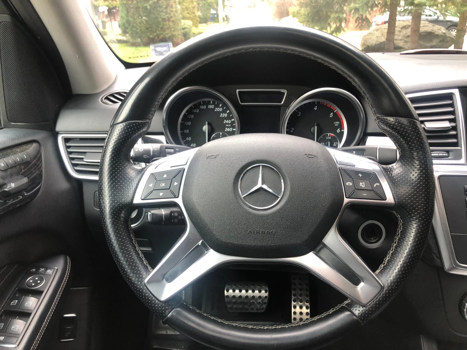 Mercedes-Benz ML 350 4МATIC AMG, снимка 11 - Автомобили и джипове - 55830963