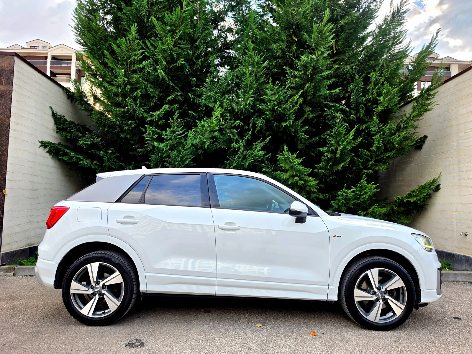 Audi Q2 2.0 s-line 4x4 FULL , снимка 4 - Автомобили и джипове - 56515801