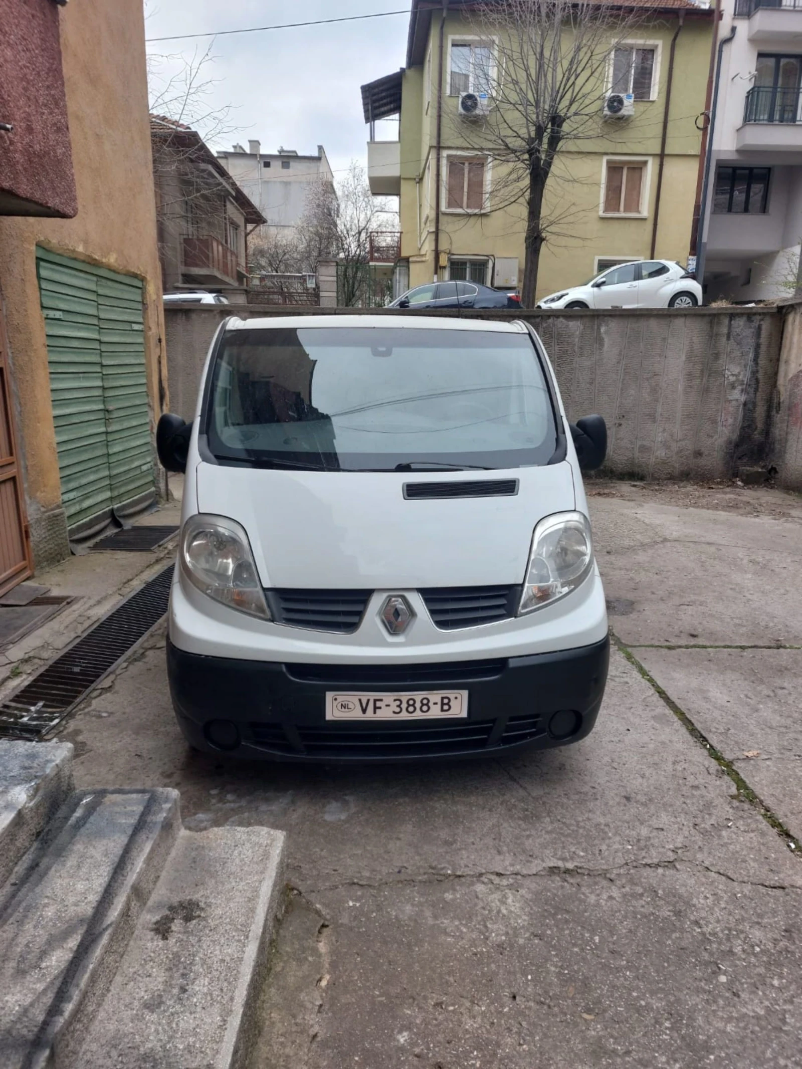Renault Trafic 2.0 DCi Дълга База , снимка 7 - Бусове и автобуси - 53906721