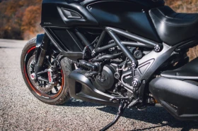     Ducati Diavel Black carbon Termignoni 