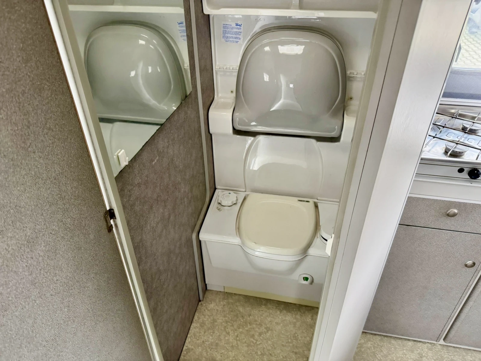 �������� Beyerland Sprinter 390-2 | Mobile.bg � ����������� 14