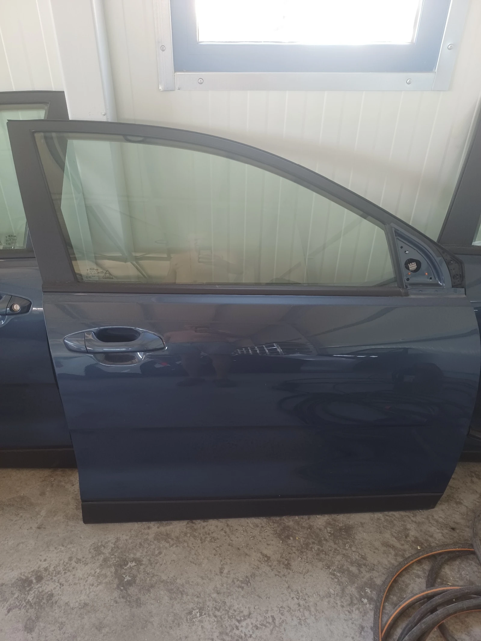 Врата предна дясна Kia Stonic-300евро
