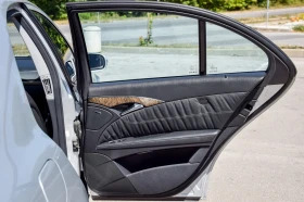 Mercedes-Benz E 320, снимка 16