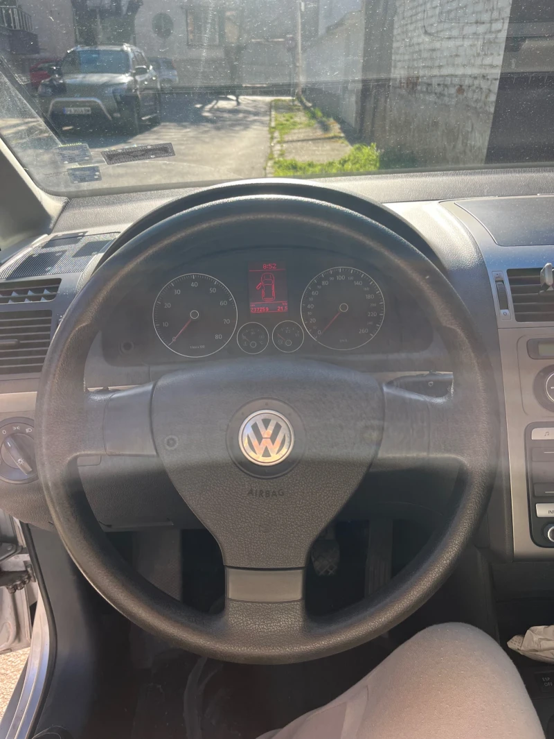 VW Touran, снимка 6 - Автомобили и джипове - 49243029