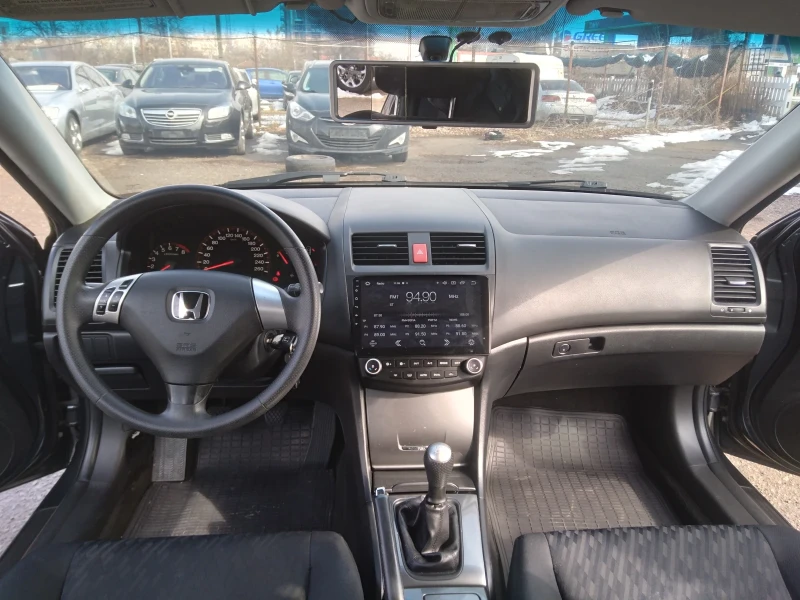 Honda Accord 2.0i Бензин навигация, снимка 8 - Автомобили и джипове - 49276003