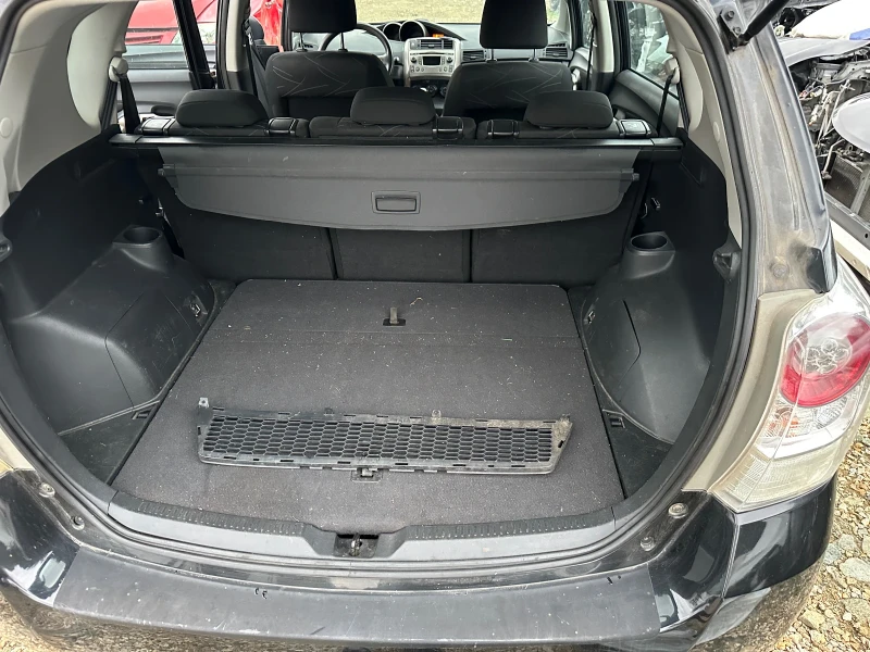 Toyota Verso 2.0d4d 126кс На части , снимка 10 - Автомобили и джипове - 52659569