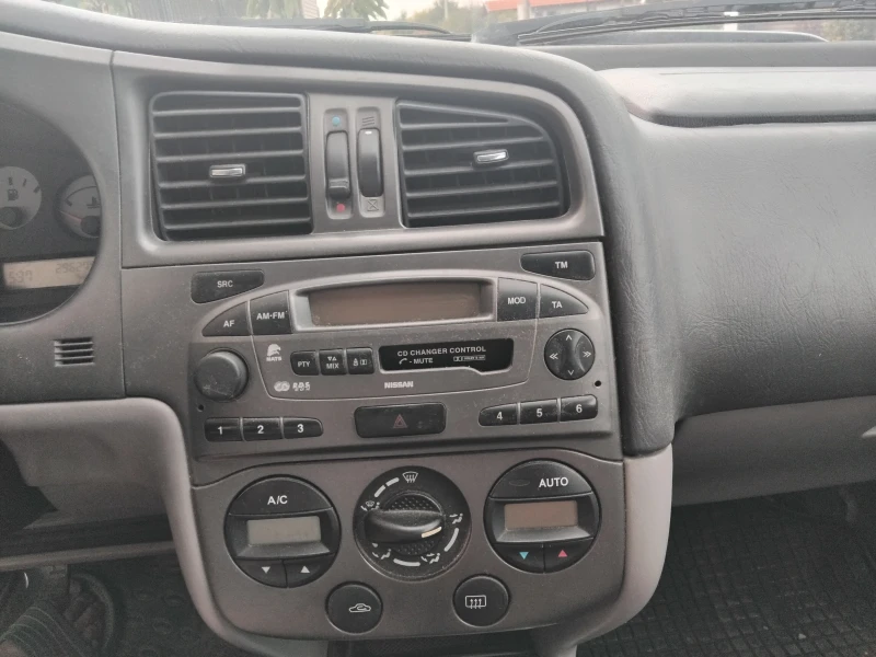 Nissan Primera, снимка 5 - Автомобили и джипове - 51925994