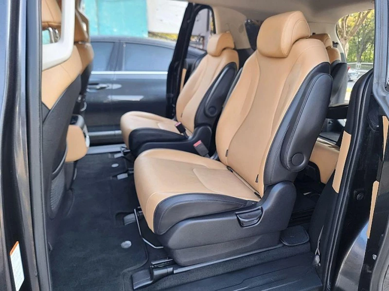 Kia Carnival, снимка 8 - Автомобили и джипове - 51957238