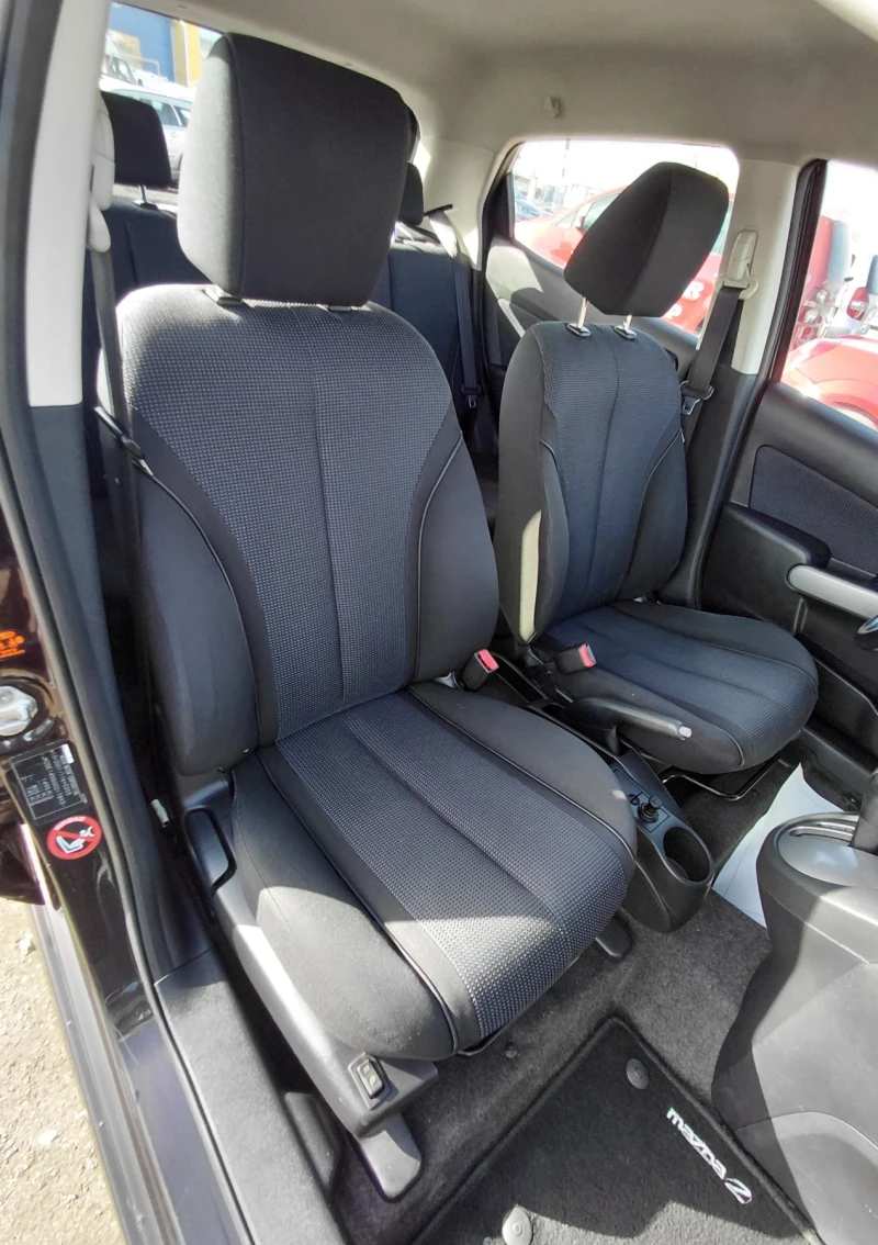 Mazda 2 1.5i SPORT AUTOMATIC, снимка 8 - Автомобили и джипове - 52441673