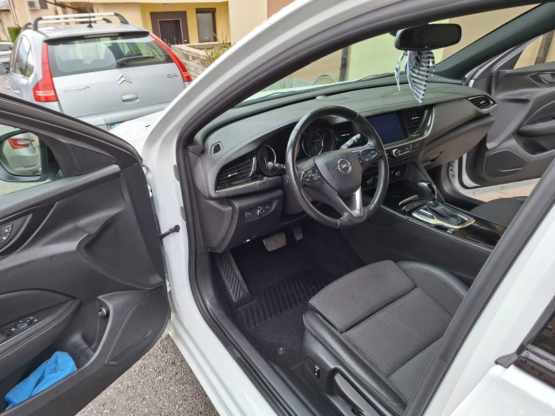 Opel Insignia, снимка 9 - Автомобили и джипове - 53215651