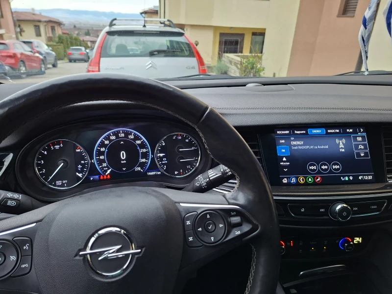 Opel Insignia, снимка 11 - Автомобили и джипове - 53215651