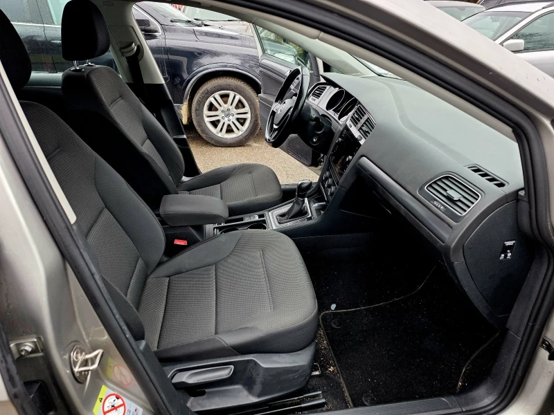 VW Golf Variant 1.6TDI/АВТОМАТИК/НАВИГАЦИЯ , снимка 9 - Автомобили и джипове - 53420645