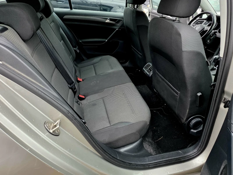 VW Golf Variant 1.6TDI/АВТОМАТИК/НАВИГАЦИЯ , снимка 10 - Автомобили и джипове - 53420645