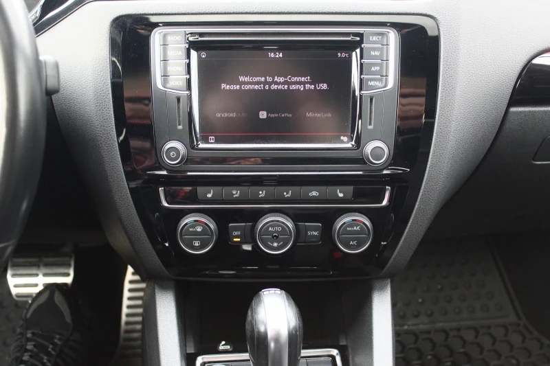 VW Jetta GLI 2018 г 211 кс DSG мъртва точка Park Assist , снимка 8 - Автомобили и джипове - 53574757