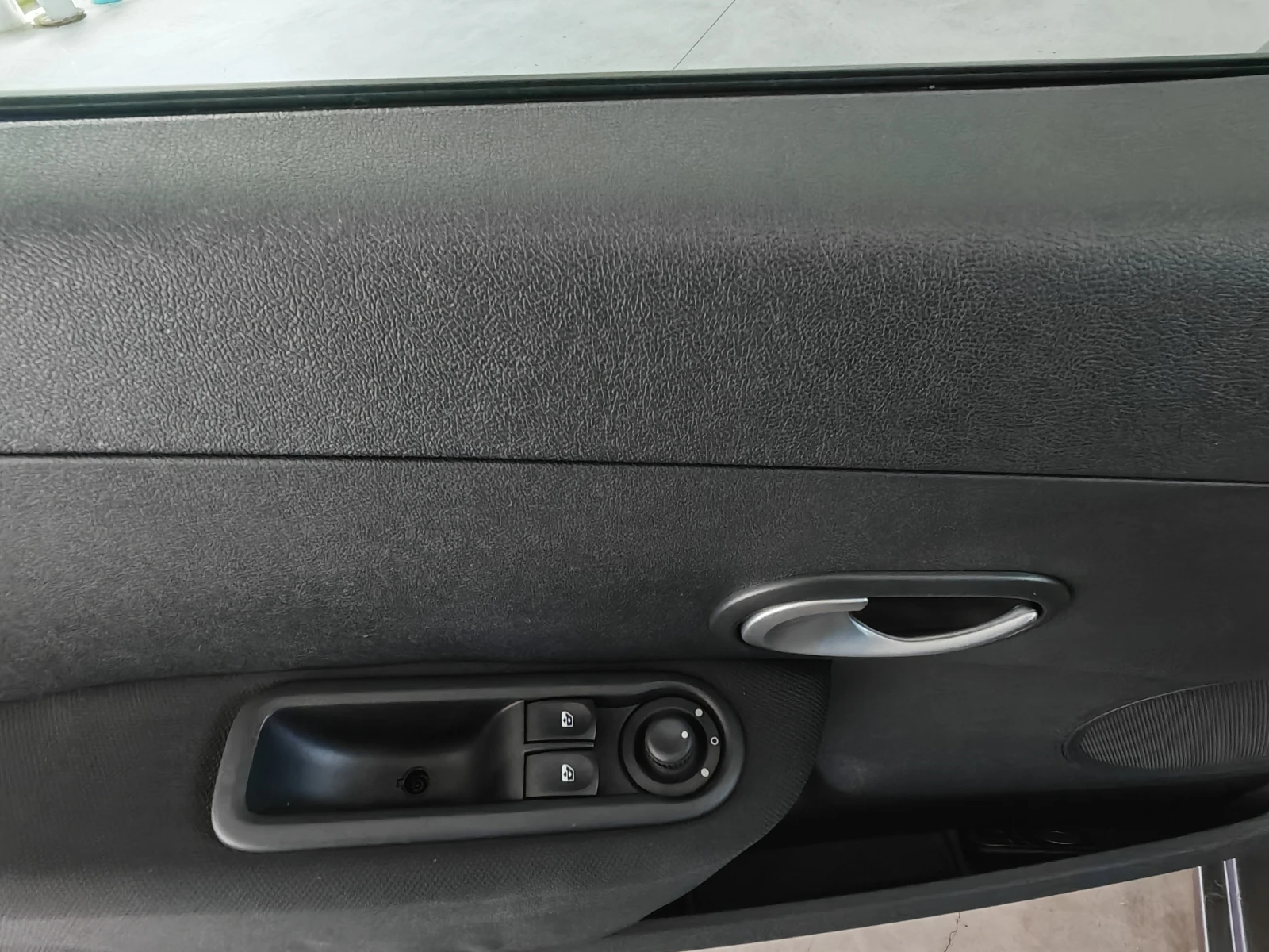 Renault Clio 1.2 BENZIN NAVIGACIA - изображение 7