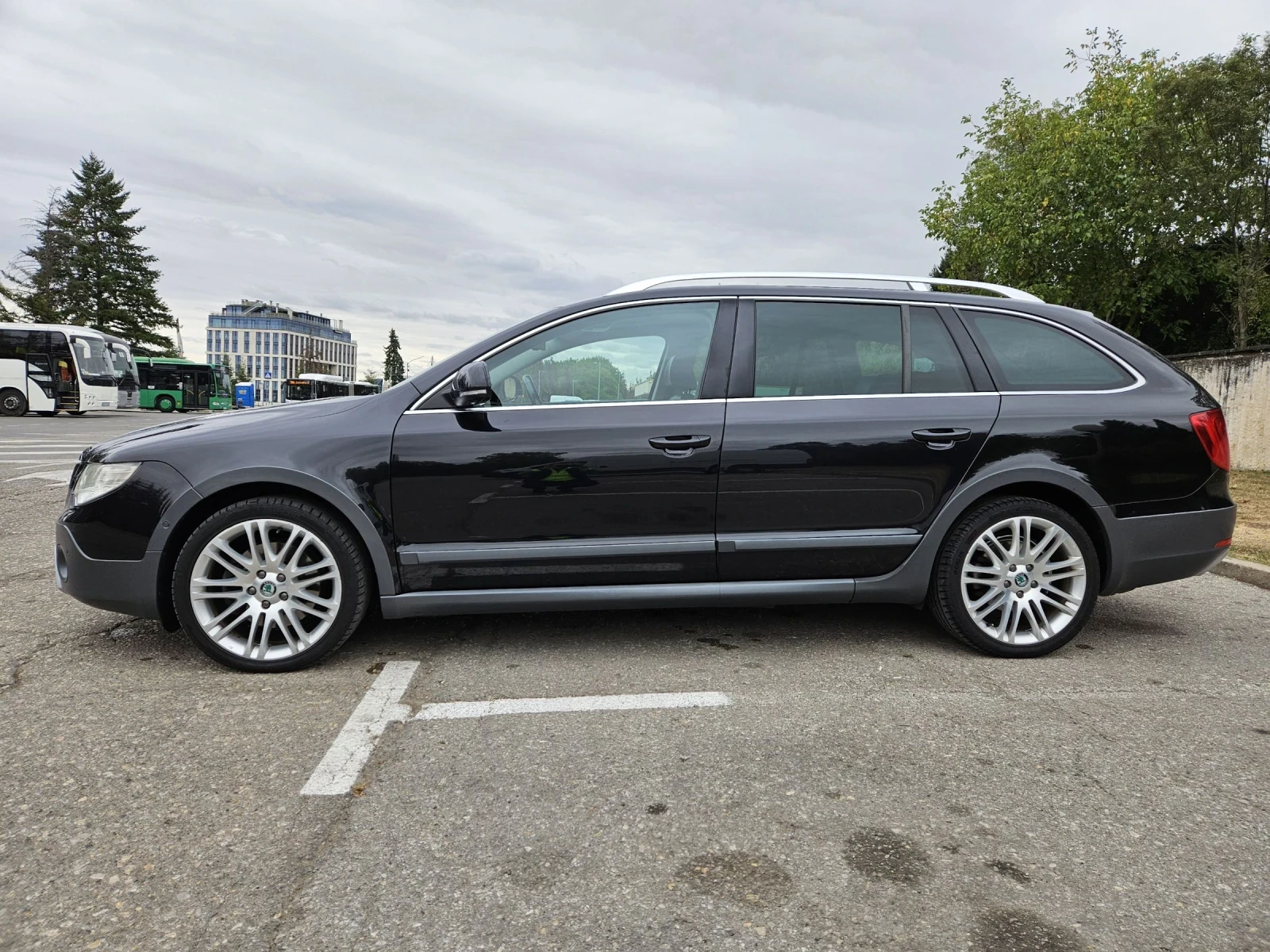 Skoda Superb Outdoor / Scout  - изображение 5
