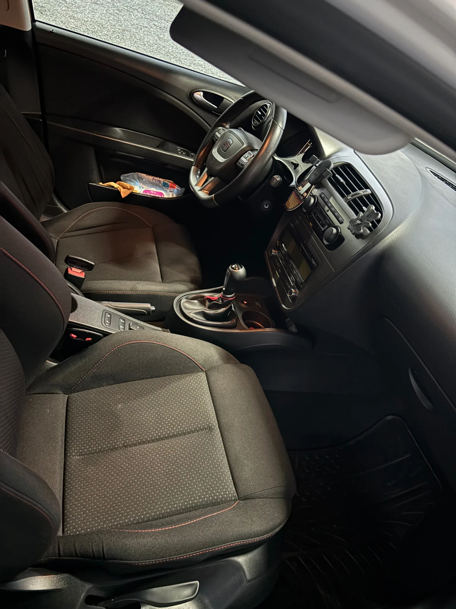 Seat Leon FR 2.0TDI 140ks - изображение 7