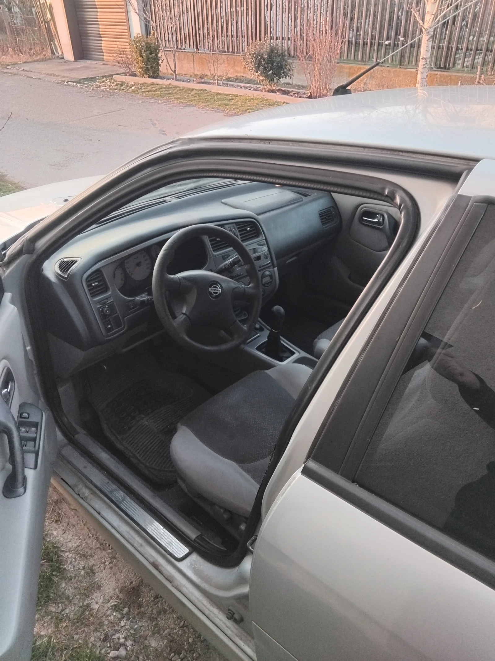 Nissan Primera, снимка 12 - Автомобили и джипове - 51925994