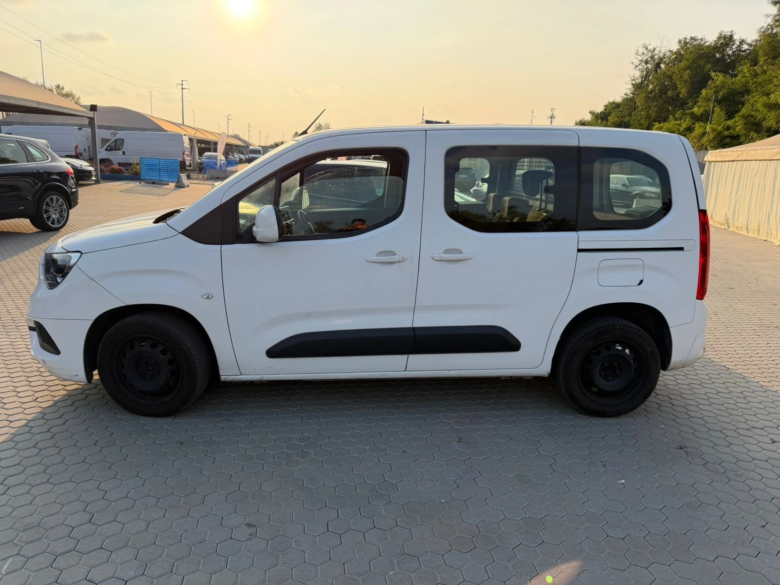 Opel Combo 1.5 D EURO 6D | Mobile.bg — изображение 13