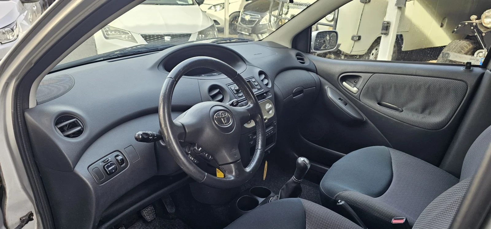 Toyota Yaris 70 000 KM ITALY КЛИМАТИК УНИКАТ - изображение 8