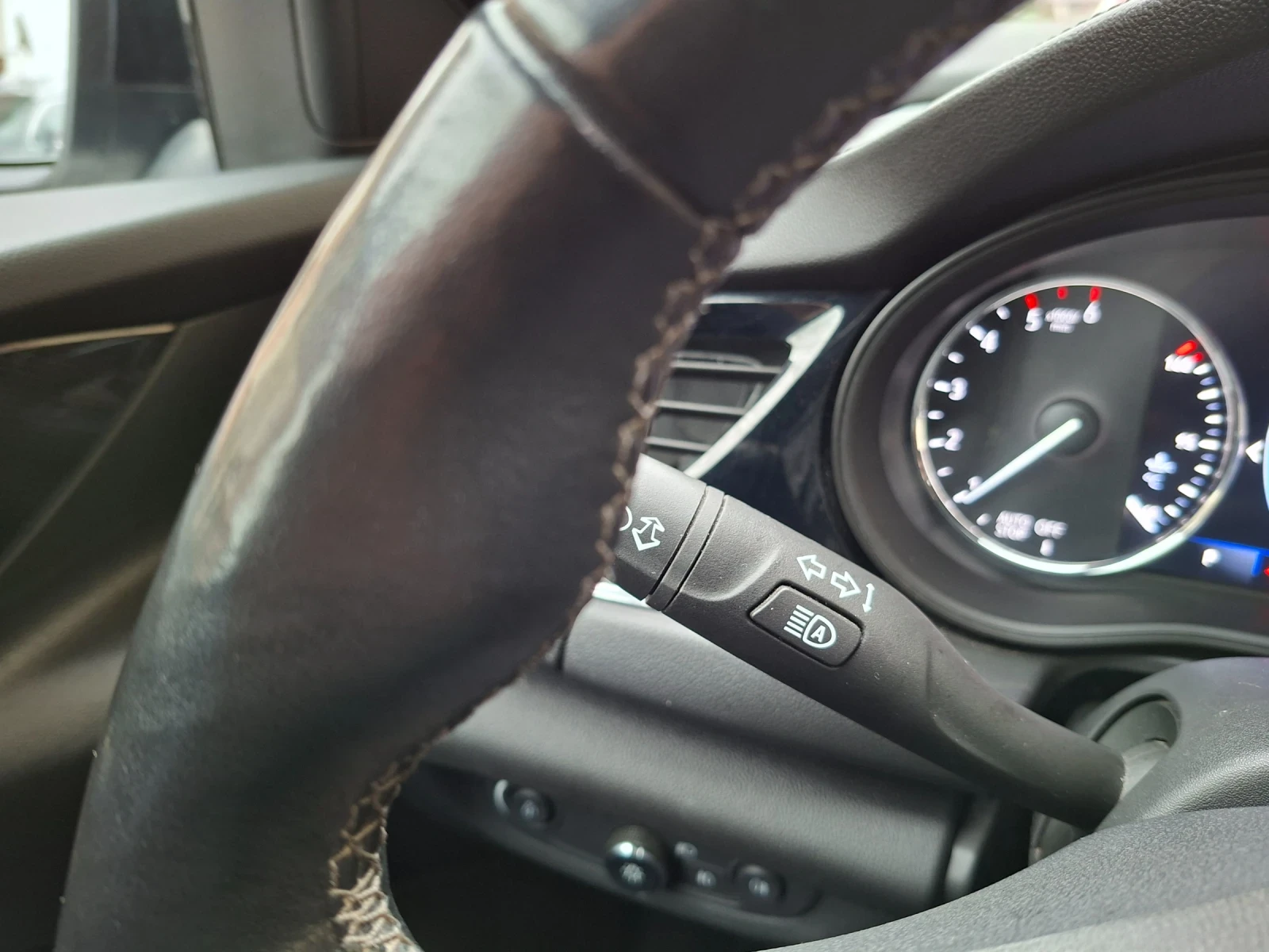 Opel Insignia, снимка 14 - Автомобили и джипове - 53716389