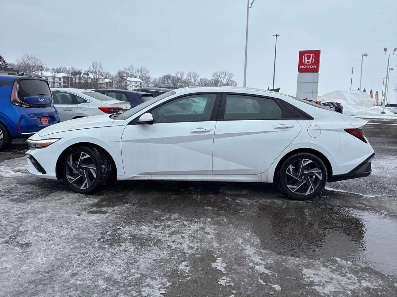 Hyundai Elantra * Preferred * CARFAX * ���� �� �� | Mobile.bg � ����������� 3