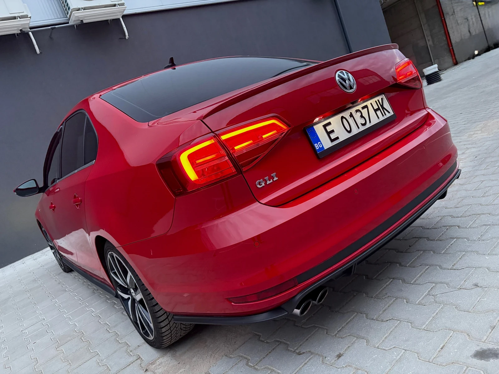 VW Jetta GLI 2.0 TSI/GTI/DSG/Facelift/211к.с/ТОП/РЕАЛ100kм, снимка 4 - Автомобили и джипове - 53776775