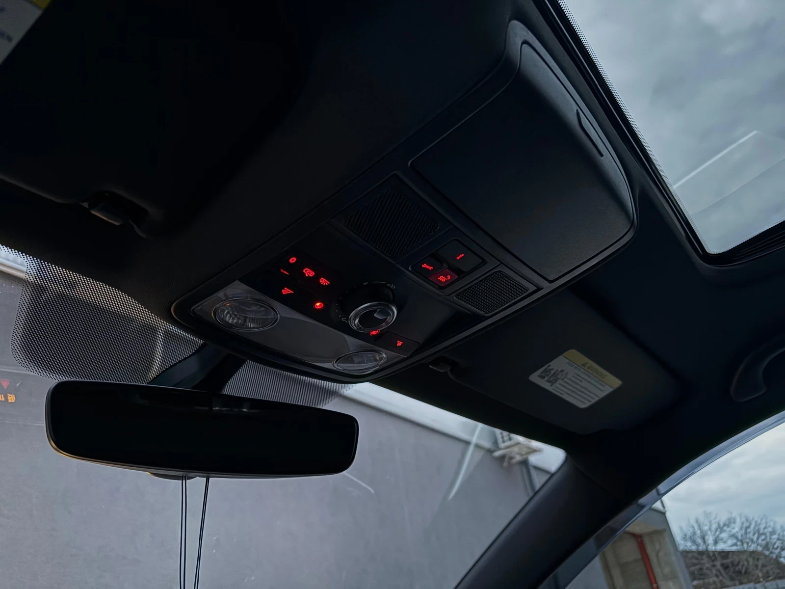 VW Jetta GLI 2.0 TSI/GTI/DSG/Facelift/211к.с/ТОП/РЕАЛ100kм, снимка 9 - Автомобили и джипове - 53776775