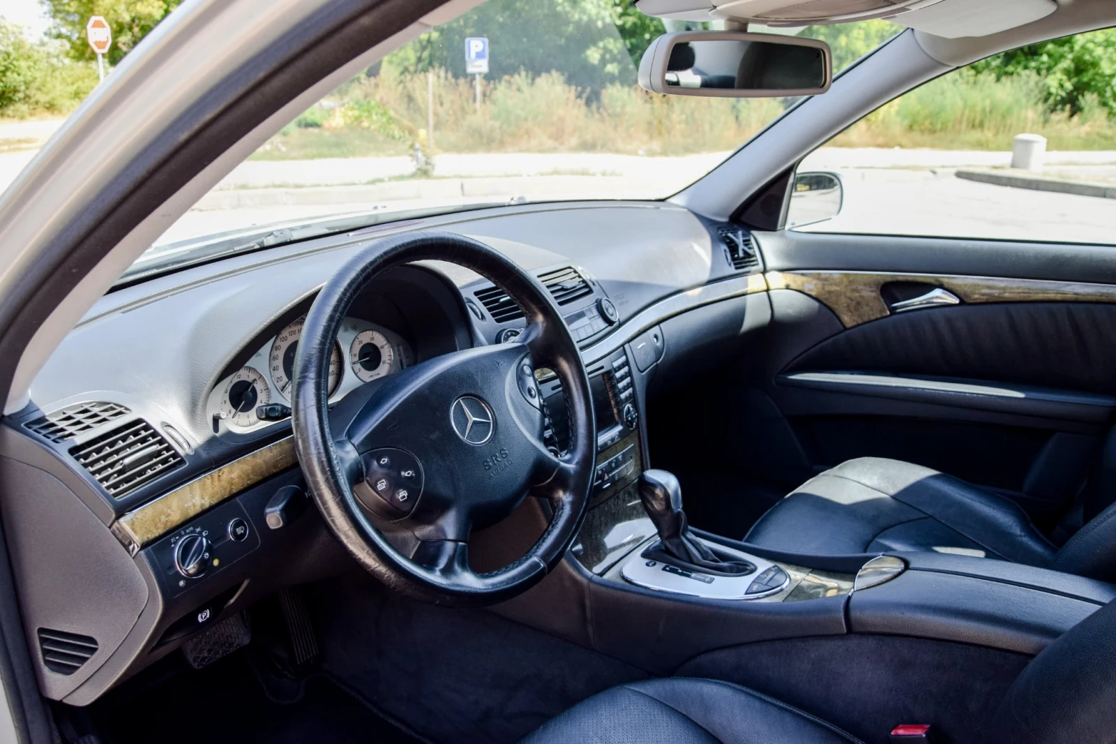 Mercedes-Benz E 320, снимка 7 - Автомобили и джипове - 54877798