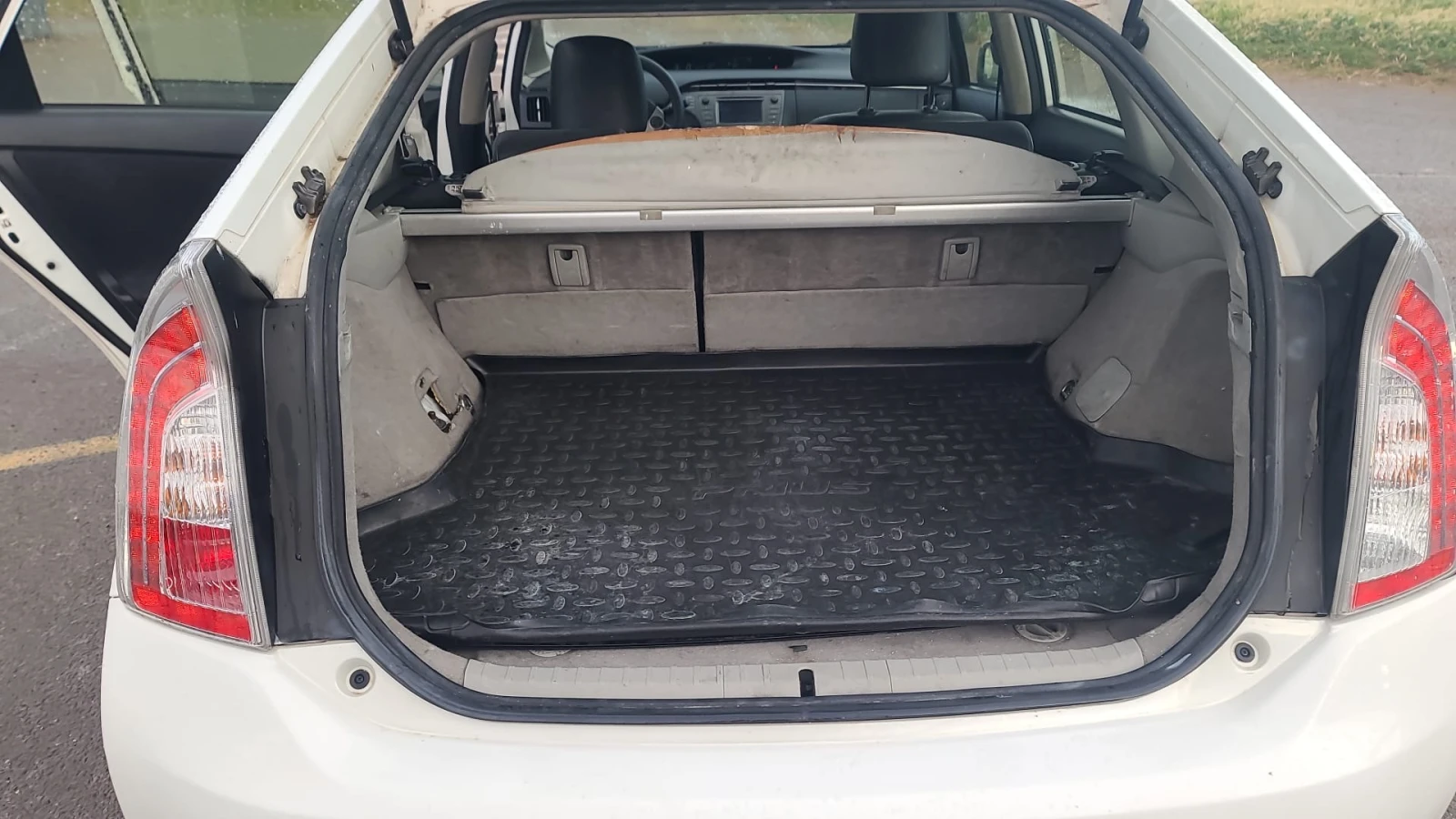 Toyota Prius, снимка 6 - Автомобили и джипове - 53819786