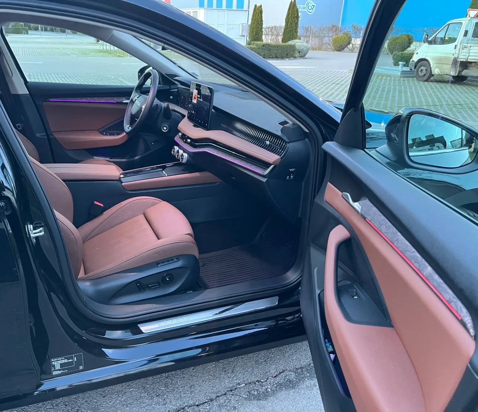 Skoda Superb НОВА! L&K 2.0 TDI 6500 km, снимка 14 - Автомобили и джипове - 54151975