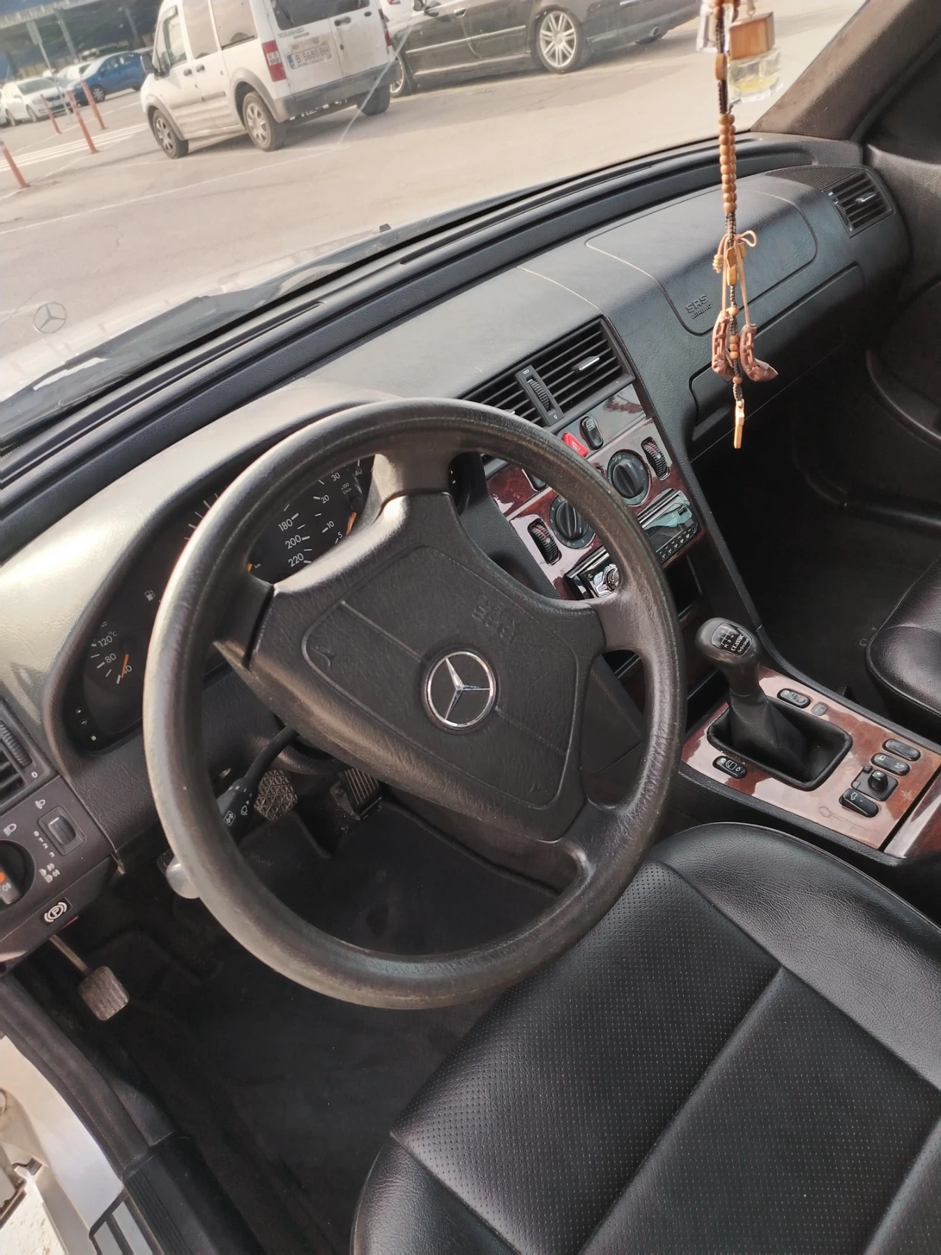 Mercedes-Benz C 220, снимка 6 - Автомобили и джипове - 54161077