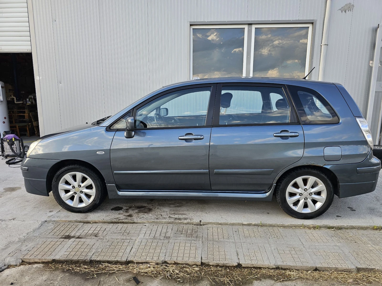 Suzuki Liana, снимка 3 - Автомобили и джипове - 54734779