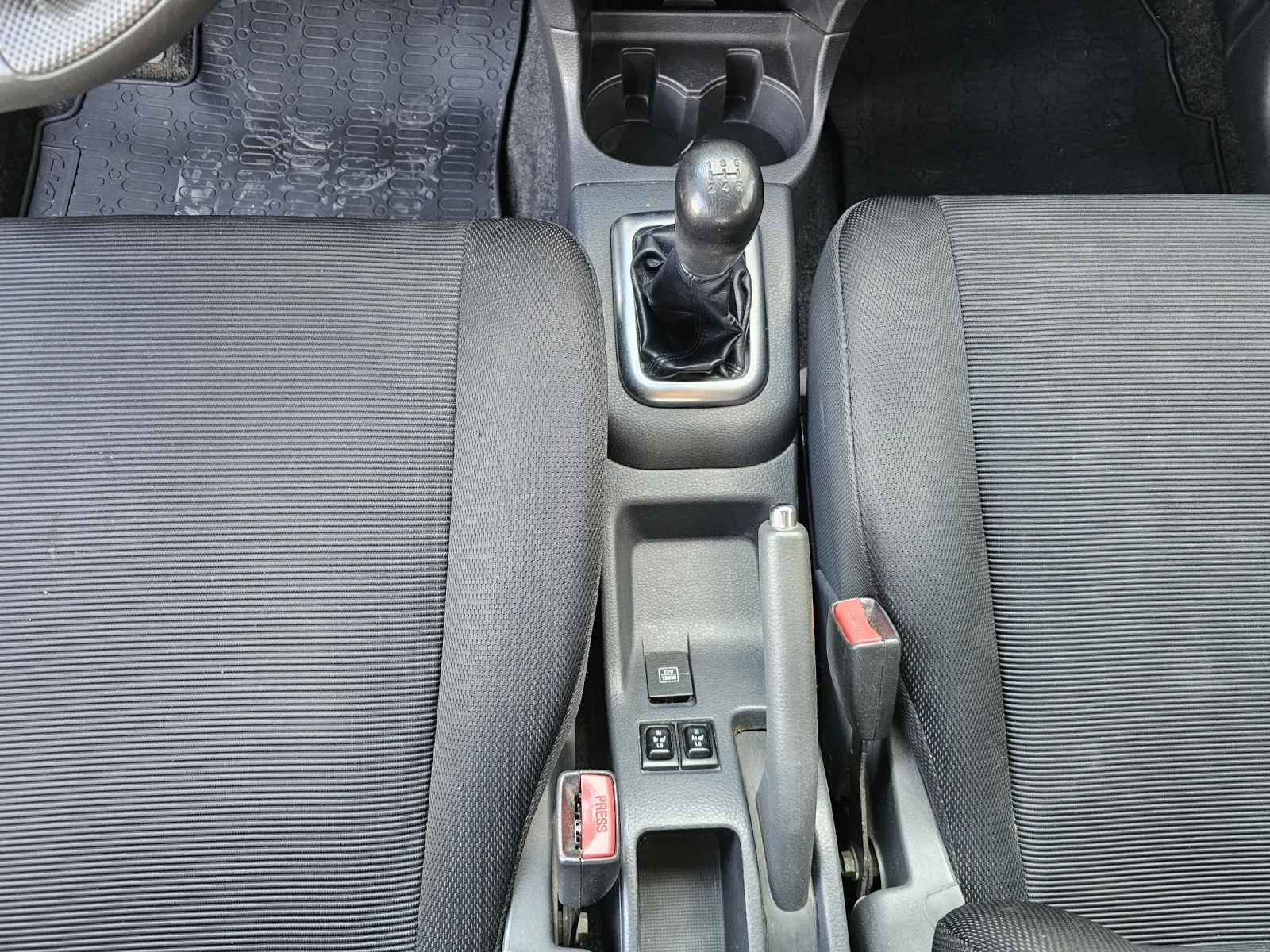 Suzuki Liana, снимка 9 - Автомобили и джипове - 54734779