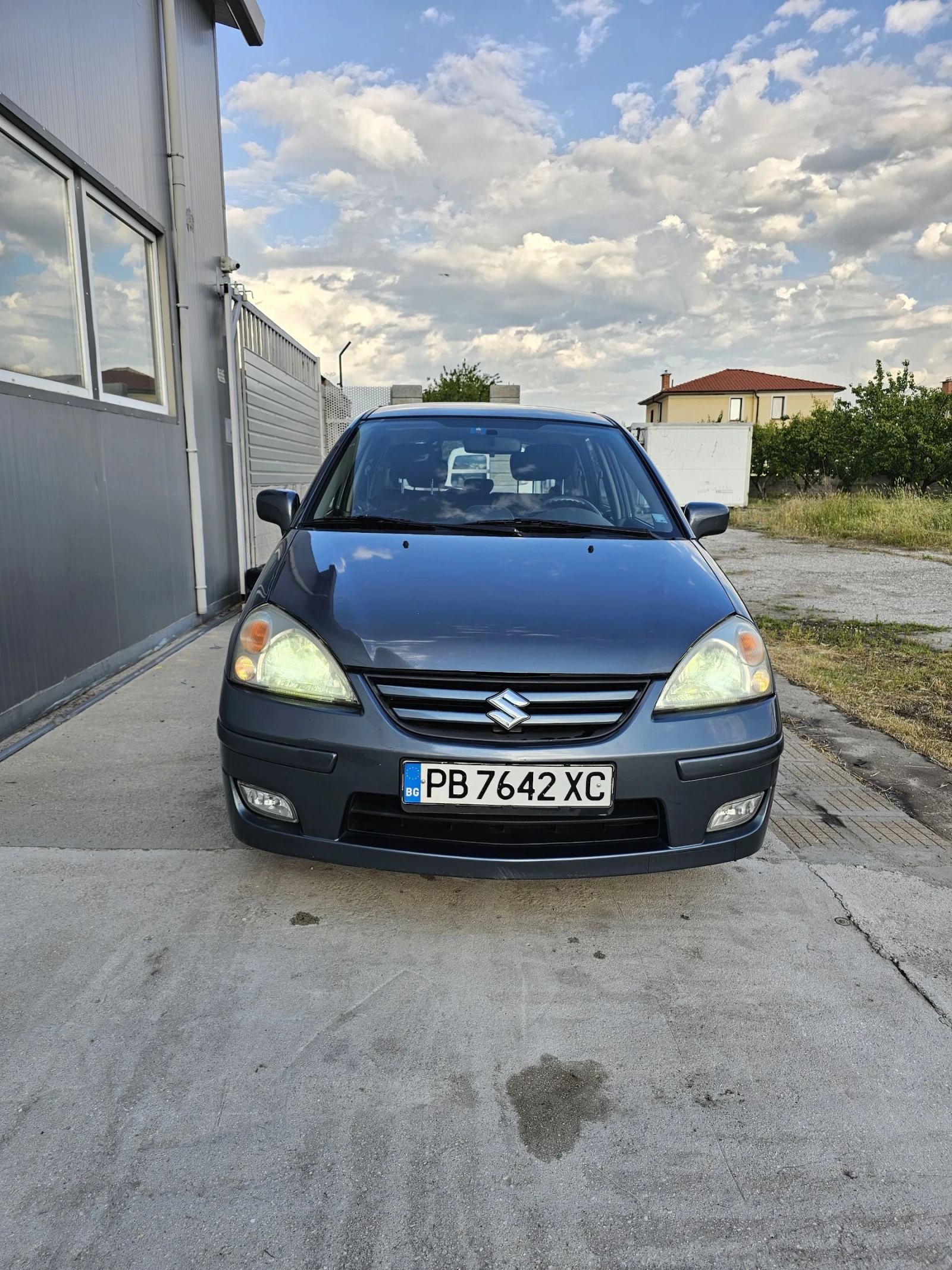 Suzuki Liana