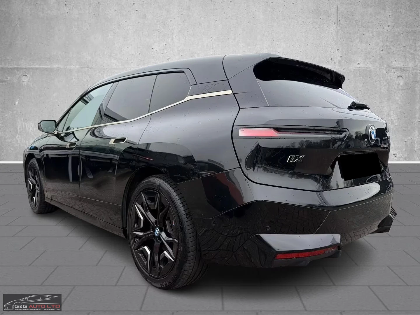 BMW iX M60/xDRIVE/619HP/HUD/SKY LOUNGE/PRO/360/520z, снимка 3 - Автомобили и джипове - 55129921