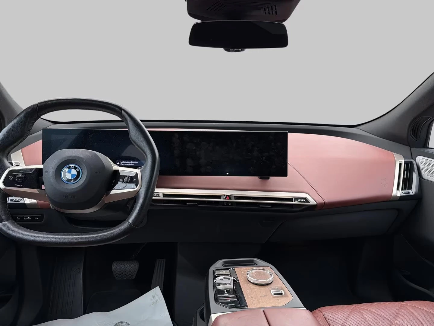 BMW iX M60/xDRIVE/619HP/HUD/SKY LOUNGE/PRO/360/520z, снимка 8 - Автомобили и джипове - 55129921