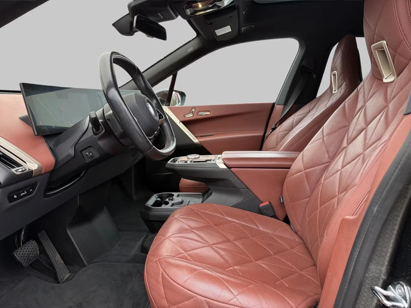 BMW iX M60/xDRIVE/619HP/HUD/SKY LOUNGE/PRO/360/520z, снимка 9 - Автомобили и джипове - 55129921