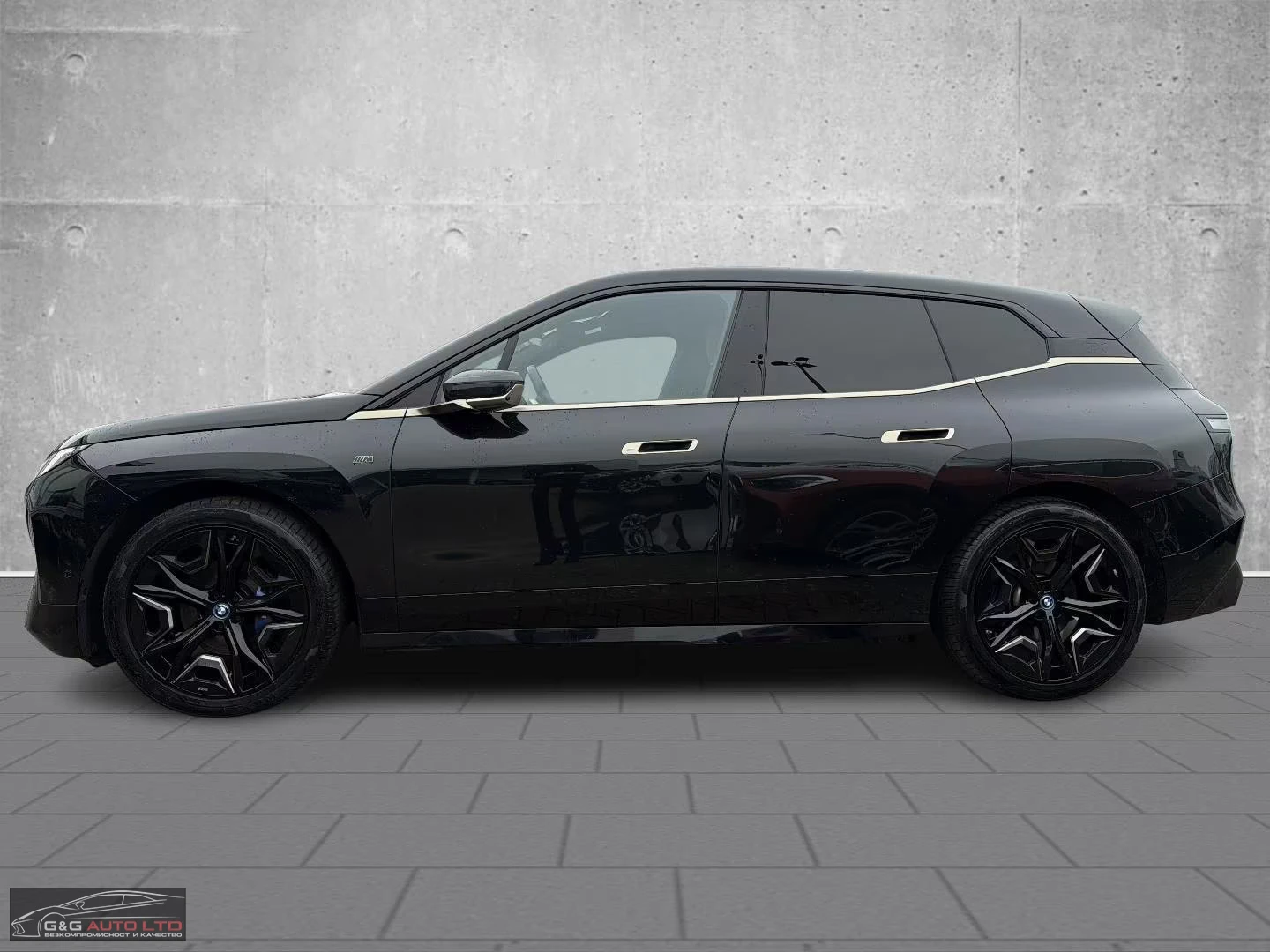 BMW iX M60/xDRIVE/619HP/HUD/SKY LOUNGE/PRO/360/520z, снимка 2 - Автомобили и джипове - 55129921