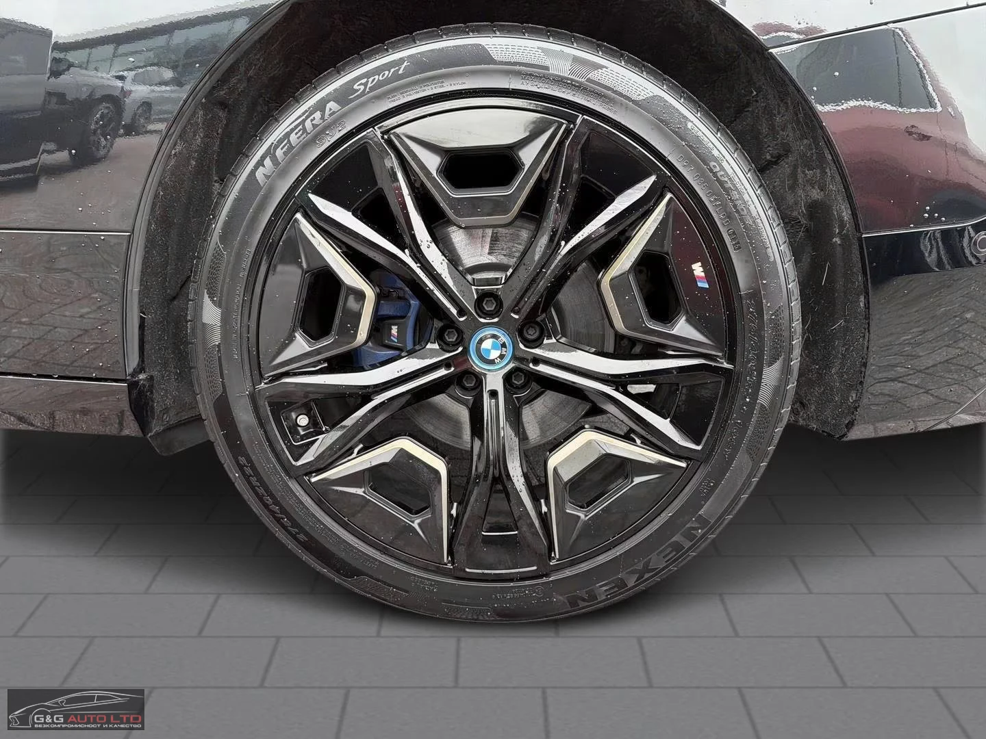 BMW iX M60/xDRIVE/619HP/HUD/SKY LOUNGE/PRO/360/520z, снимка 7 - Автомобили и джипове - 55129921