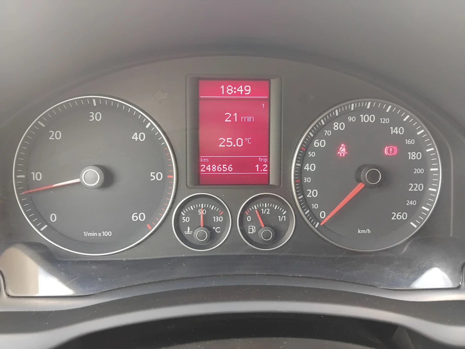 VW Golf 1.9 TDI, снимка 10 - Автомобили и джипове - 55302550