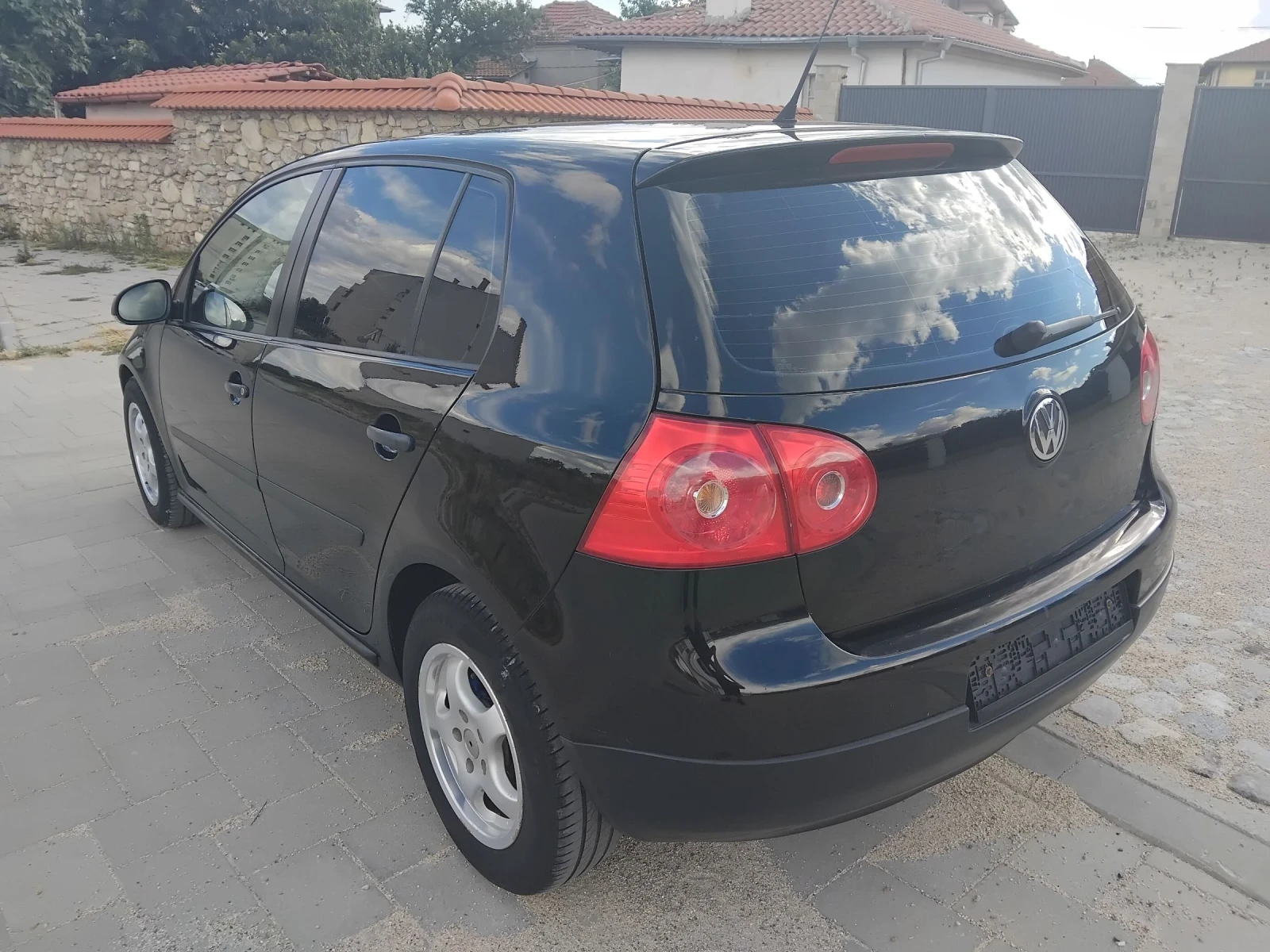 VW Golf 1.9 TDI, снимка 2 - Автомобили и джипове - 55302550
