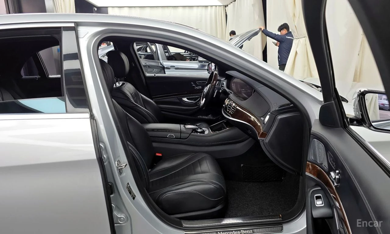 Mercedes-Benz S 560 L* 4MATIC* BURMESTER* ДИГИТАЛНО* ТАБЛО* ОБДУХВАНЕ*, снимка 13 - Автомобили и джипове - 55626270